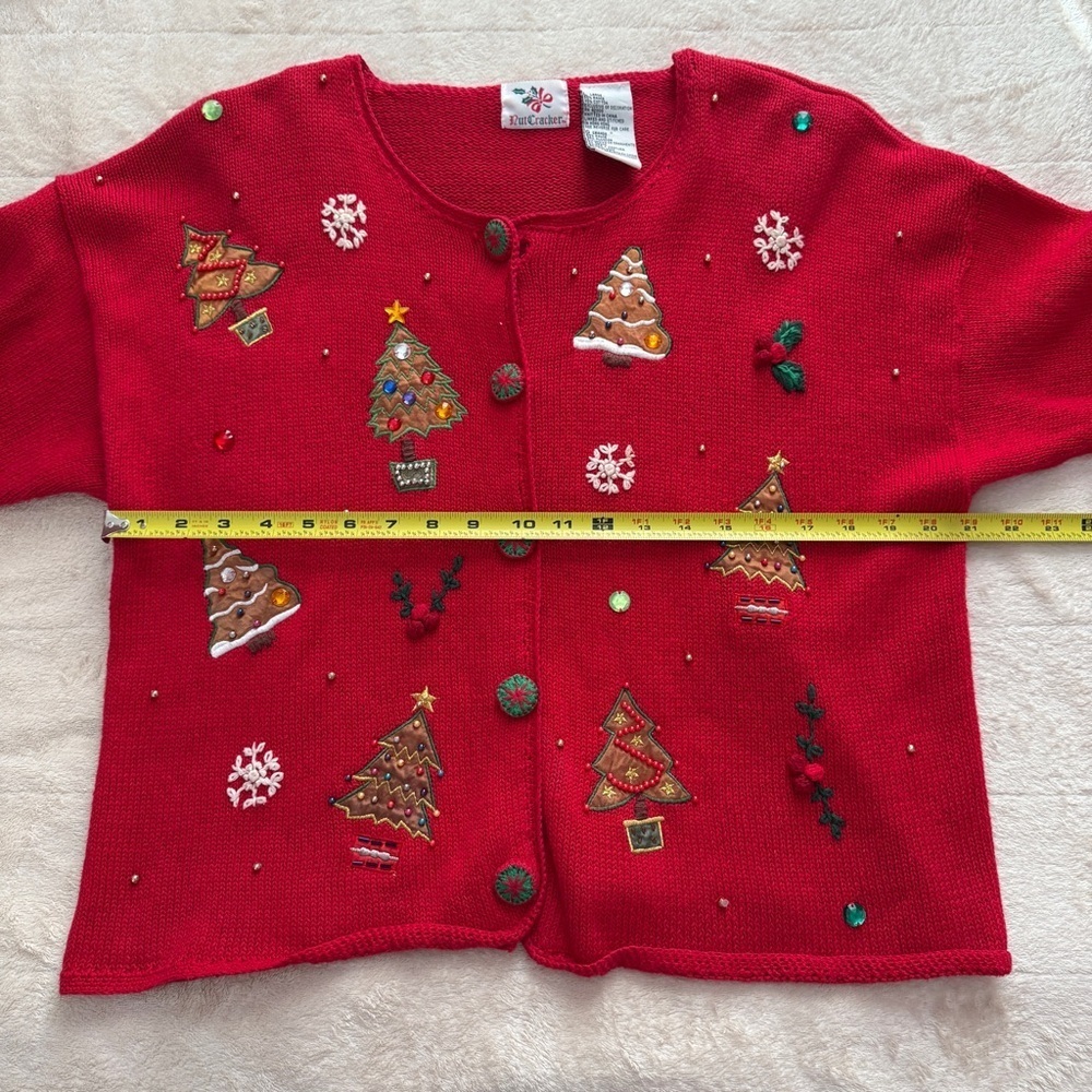 Vintage Nut Cracker Holiday Red Sweater with Festive Tree Design Size L - Picture 7 of 8